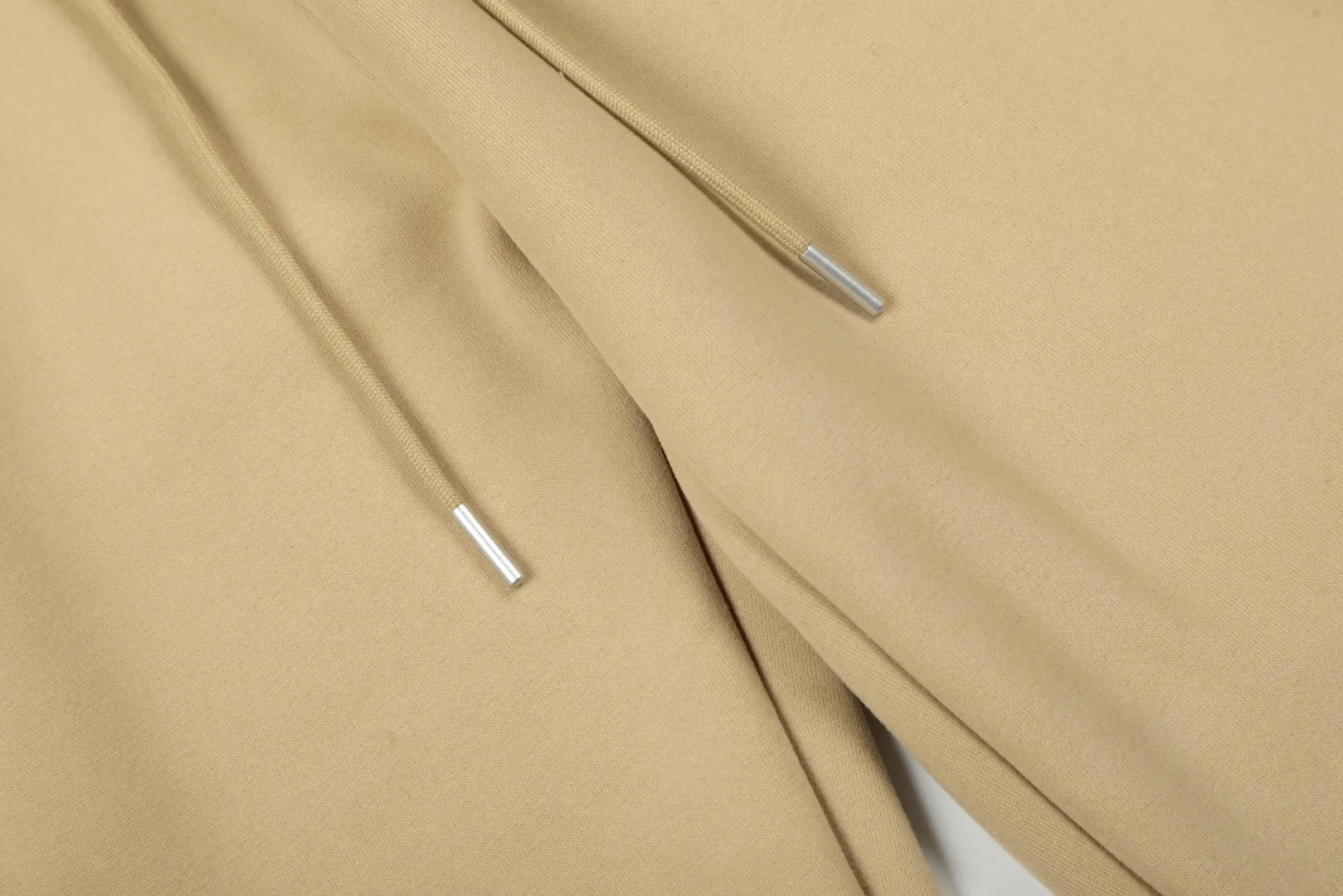 P230 💰 Top quality" Style number: T7005# [Ralph Lauren solid color pony embroidered logo thickened velvet legged trousers] ✅Ralph Lauren classic basic versatile unisex autumn and winter velvet legged trousers ✅Pure cotton high-gram thick velvet fabric The upper body is comfortable and warm ✅The version is restored to the original one The maximum size can be worn up to 180 pounds Loose, comfortable and stress-free ✅The upper body is simple and easy to wear ootd must-have. Good-looking clothes are never picky. A must-have in couples’ wardrobes. Size: S-XL. Color: Black, Gray, Navy Khaki.